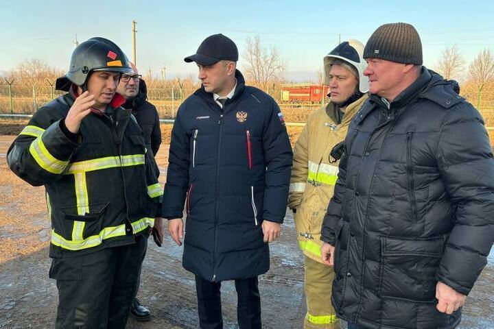 Глава региона: в результате массированной атаки беспилотников оказались повреждены предприятия в Саратове и Энгельсе. Глава региона: в результате массированной атаки беспилотников оказались повреждены предприятия в Саратове и Энгельсе.